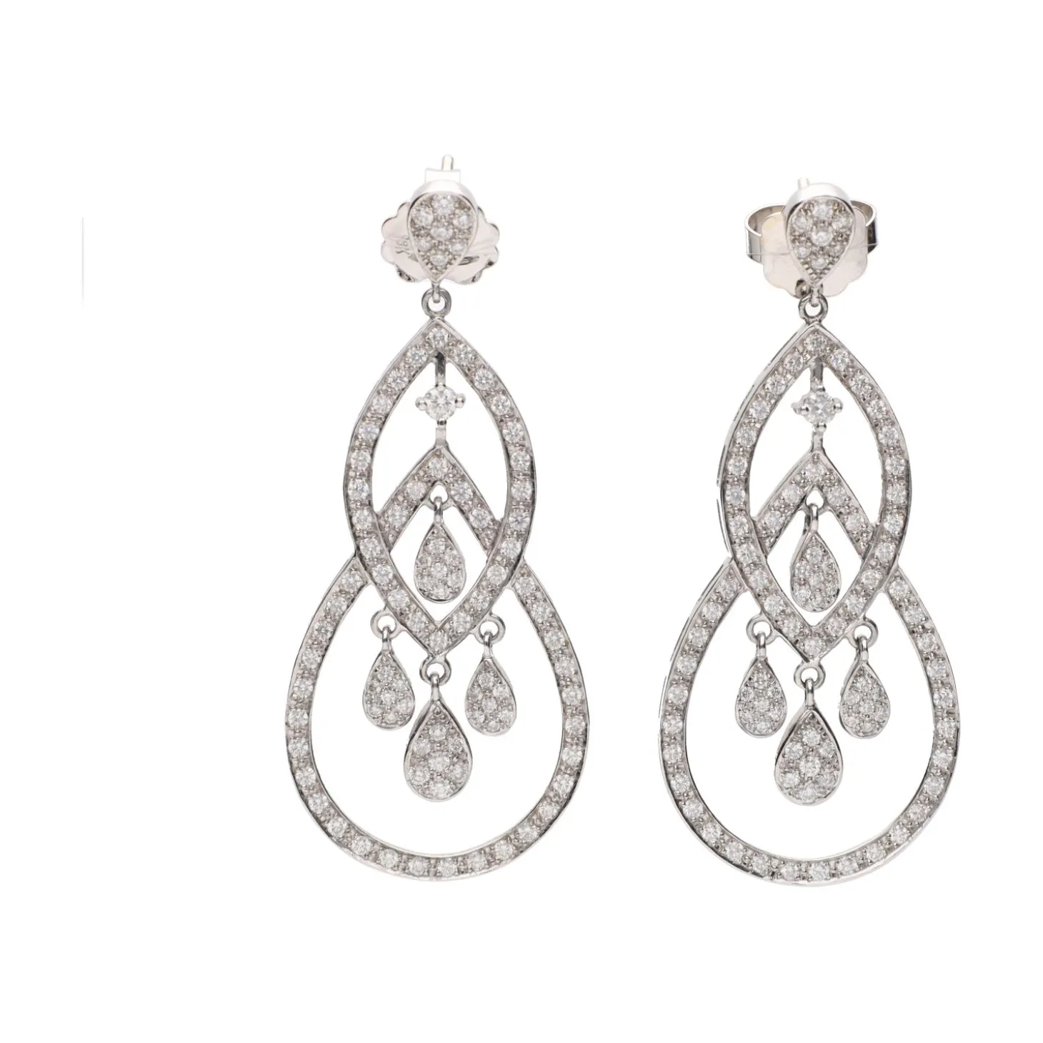 PENDIENTES Pendientes largos en oro blanco con brillantes.