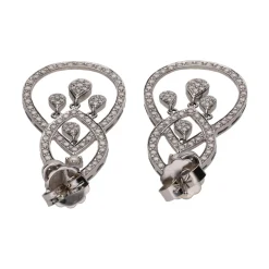 PENDIENTES Pendientes largos en oro blanco con brillantes.