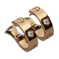 PENDIENTES Pendientes love de cartier en oro rosa con brillantes.