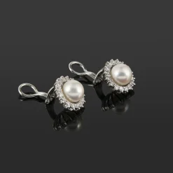PENDIENTES Pendientes oro blanco perla y orla de diamantes
