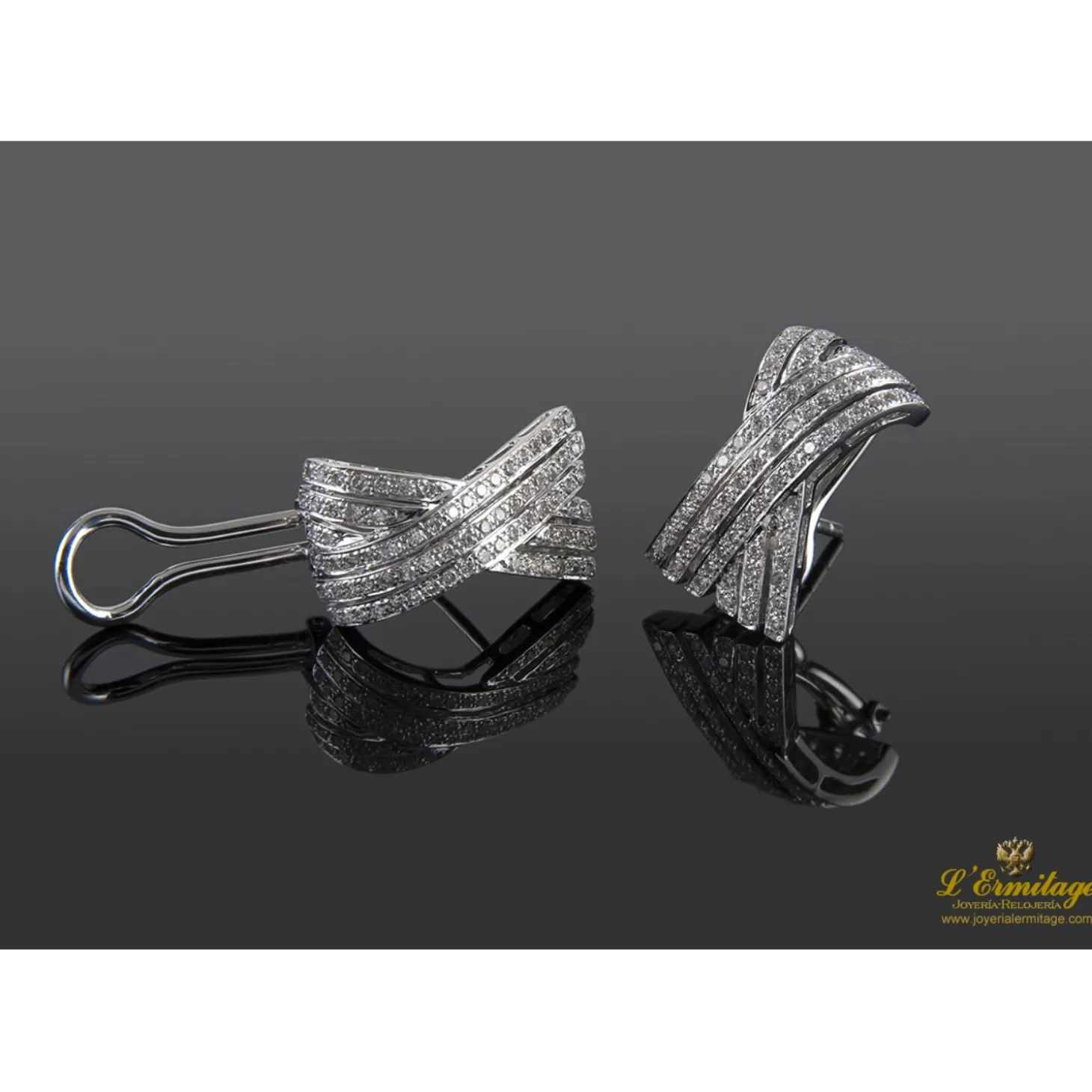 PENDIENTES Pendientes oro blanco y pavé de diamantes.