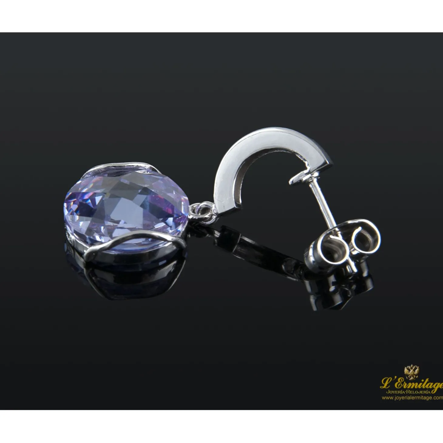 PENDIENTES Pendientes realizados en oro blanco con amatistas.