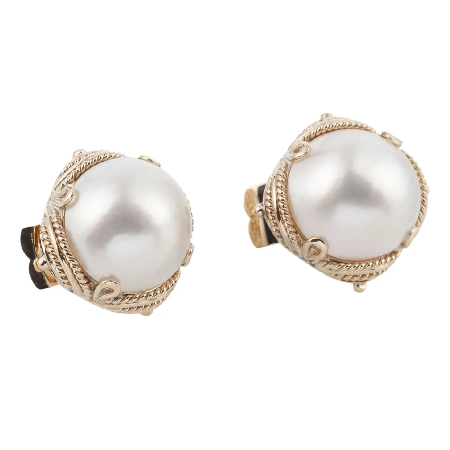 PENDIENTES Pendientes realizados en oro amarillo y perlas.