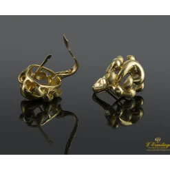 PENDIENTES Pendientes realizados en oro amarillo con motivos en mate y brillo.