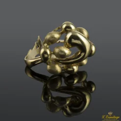 PENDIENTES Pendientes realizados en oro amarillo con motivos en mate y brillo.