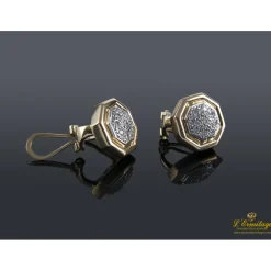 PENDIENTES Pendientes realizados en oro amarillo y brillantes.