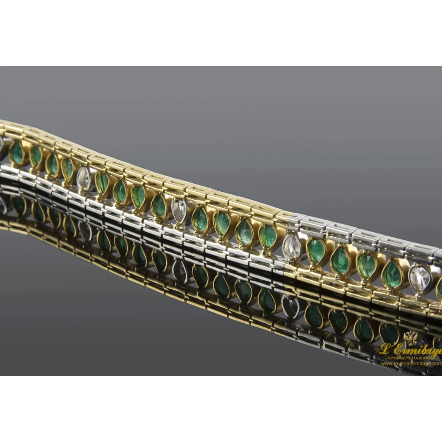 PULSERAS Pulsera art-deco esmeraldas talla pera y diamantes.