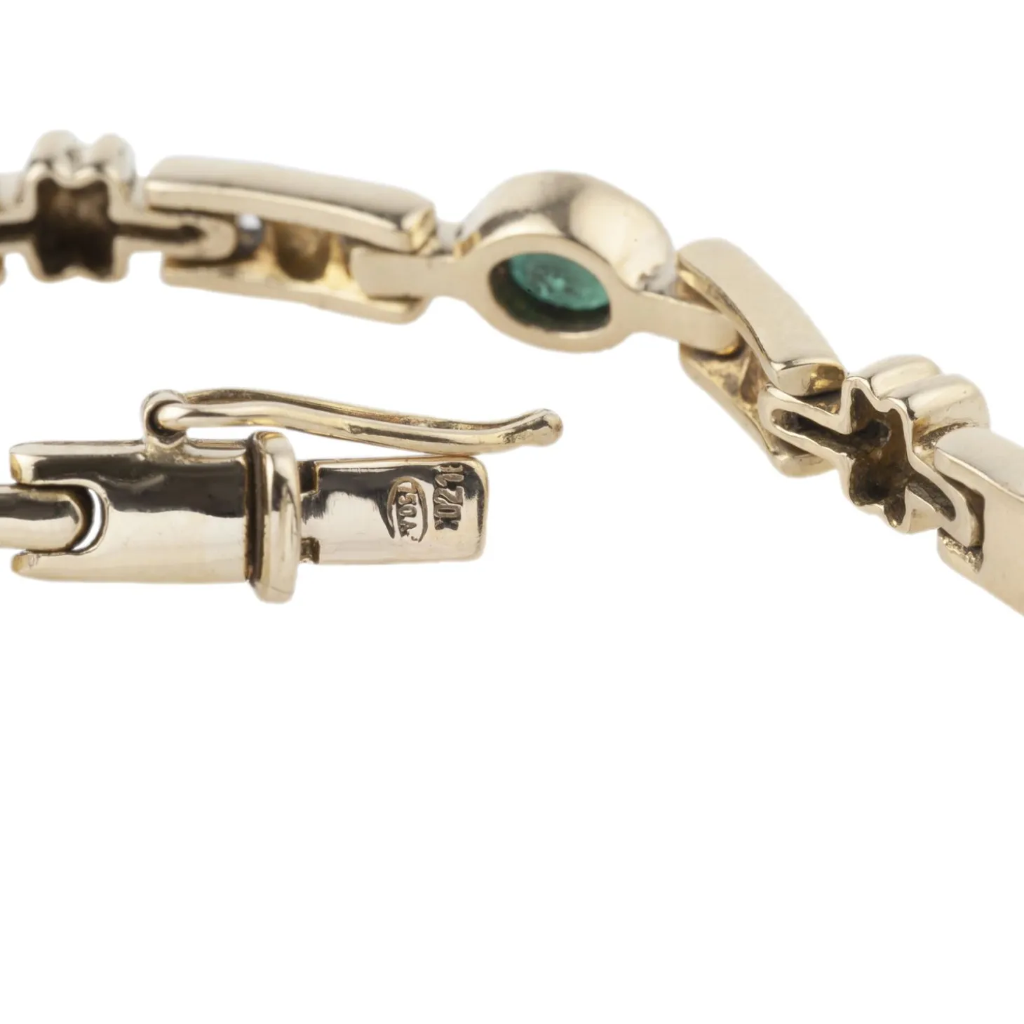 PULSERAS Pulsera en oro amarillo y esmeraldas.