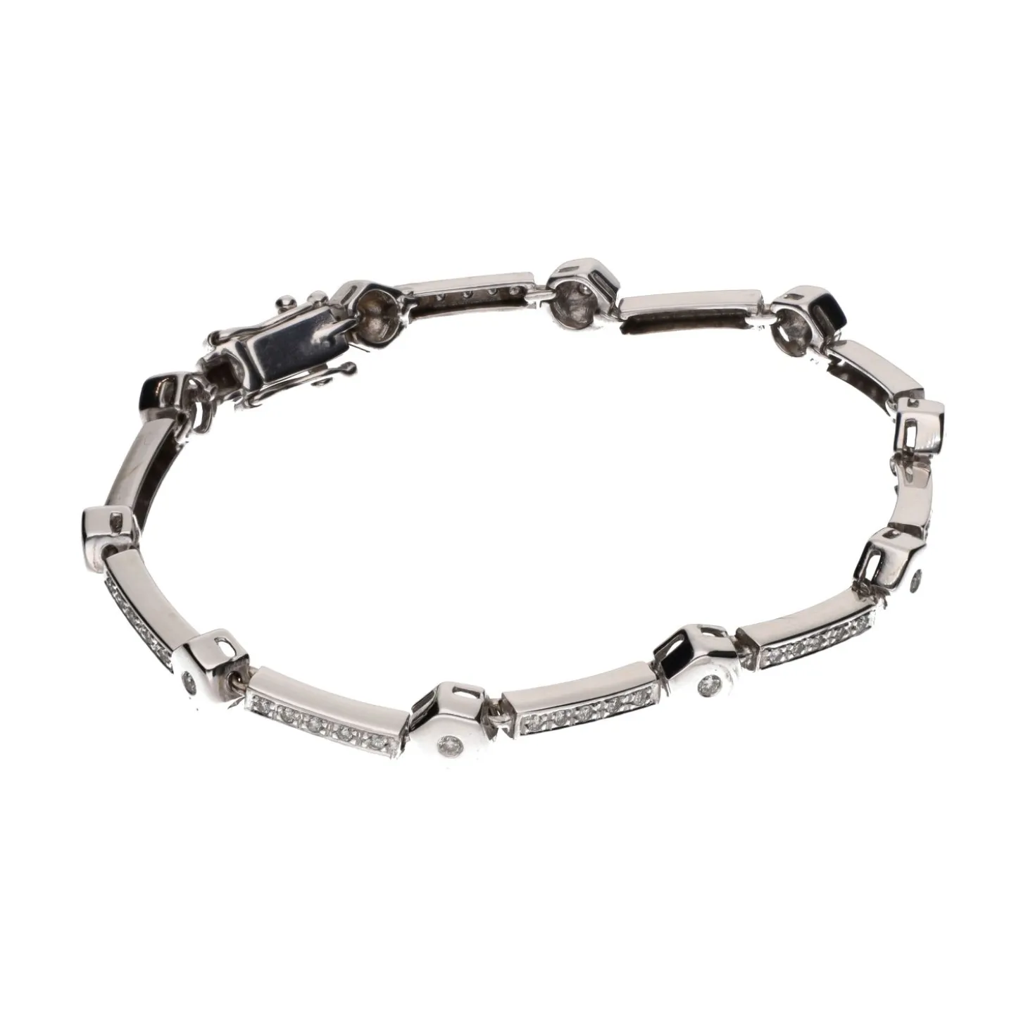 PULSERAS Pulsera en oro blanco con brillantes.