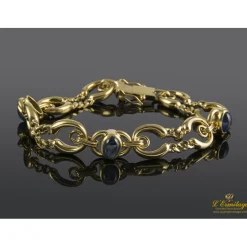 PULSERAS Pulsera realizada en oro amarillo. Presenta zafiros naturales.