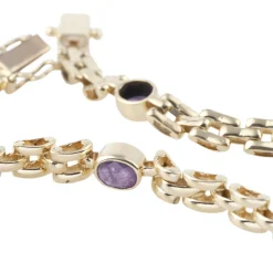 PULSERAS Pulsera realizada en oro amarillo con rubíes.