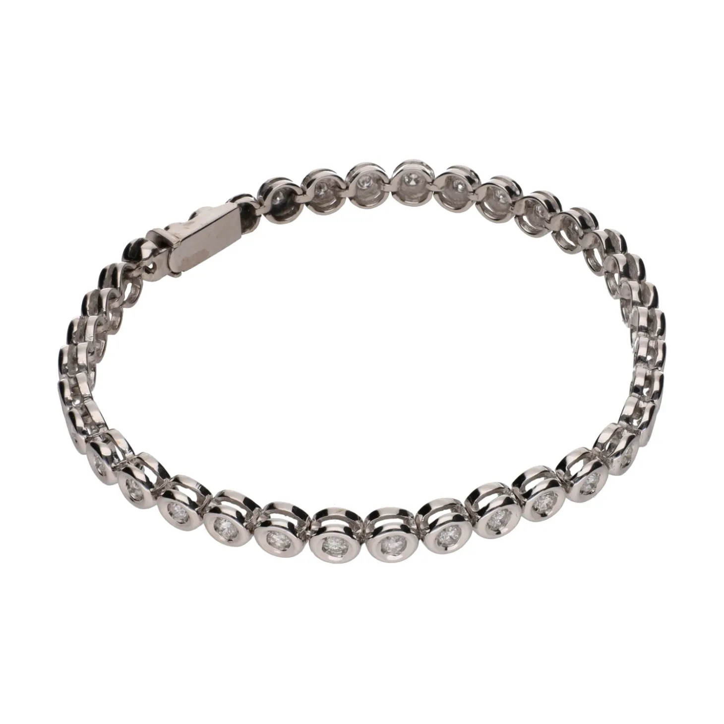 PULSERAS Pulsera riviere en oro blanco con brillantes en chatón.