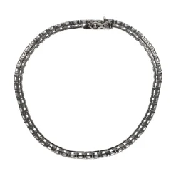 PULSERAS Pulsera riviere en oro blanco con brillantes.